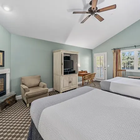 Cambria Pines Lodge-3