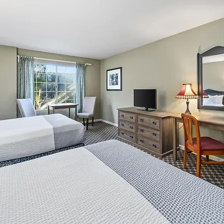 Cambria Pines Lodge-2